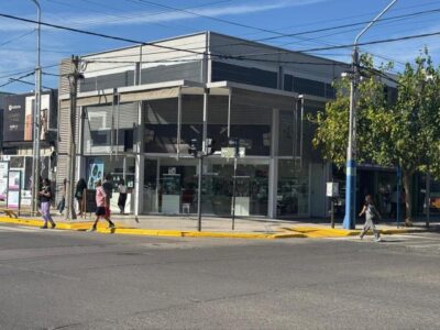 Local comercial 65m sobre Avenida en Neuquén
